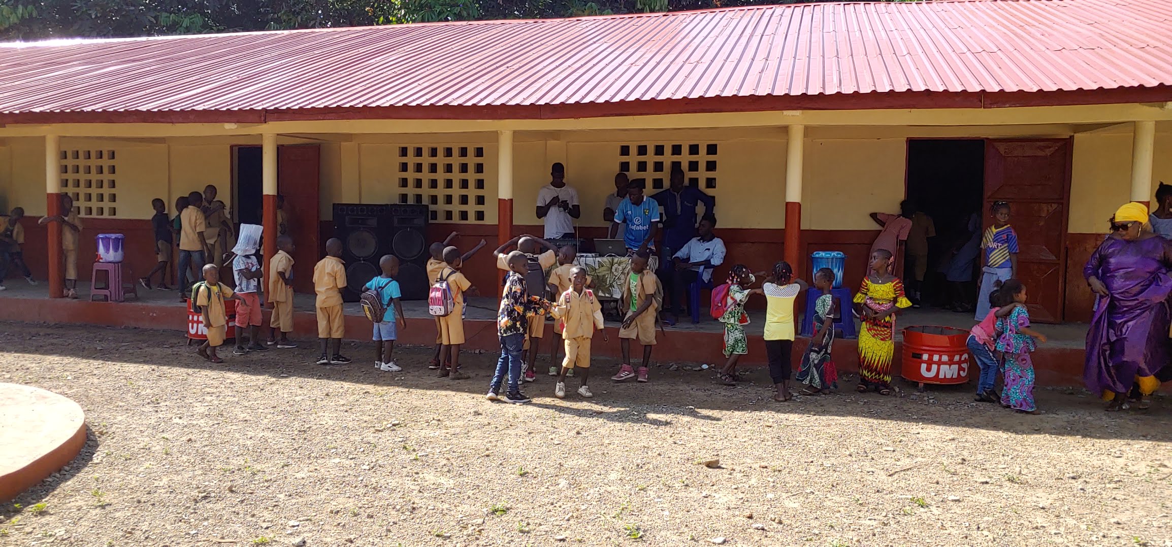 Boké-Éducation: L’Ecole élémentaire de Tamaransy rénovée et équipée par la Société UMS et Fondation Wazni