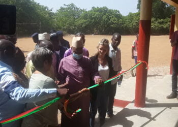 Boké-Éducation: Remise de l’Ecole Primaire de Madina Kébénya rénovée et équipée par la Fondation Wazni