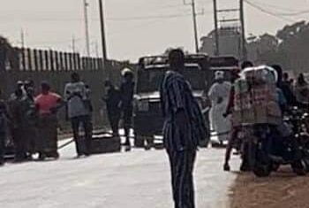 L’installation du DSP boycottée à Kamsar: Des barricades à Bagataye et l’entrée de la Cité