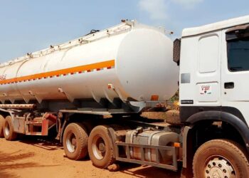 Boffa: Le conducteur d’une citerne transportant 40.000 litres d’essence pris en flagrant délit
