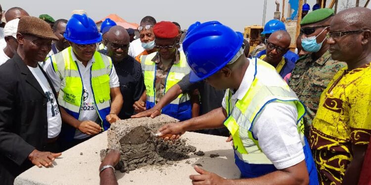 Boké-CAN 2025: Le ministre Lansana Béa Diallo lance les travaux de décapage et de terrassement des sites COCAN