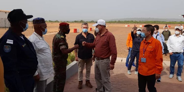 Boké-Mines: Le PDG du Consortium SMB Winning Simandou visite les sites de Dapilon, Katougouma et Santou