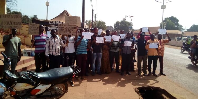 Boké-Education: Les enseignants contractuels demandent leur engagement à la Fonction Publique et menacent d’abandonner les cours