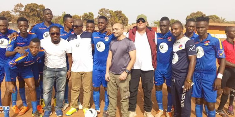 Mines-Sport : Le Directeur des opérations de UMS, Dani Wazni donne le coup d’envoi de la finale du tournoi de football doté du trophée du Consortium SMB-WINING