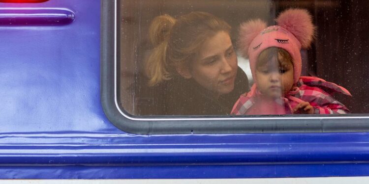 Guerre en Ukraine : des pays débordés par l’afflux de réfugiés ukrainiens