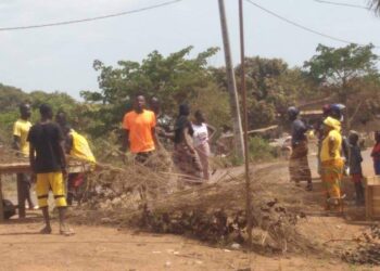 Boké-Manifs contre le Délestage: Des femmes érigent des barricades à Koulifanya, Baralandé et Tamakènèn