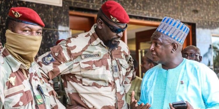 𝗘𝘅𝗮𝗺𝗲𝗻𝘀 𝗻𝗮𝘁𝗶𝗼𝗻𝗮𝘂𝘅 : 𝗹𝗲 𝗣𝗿𝗲́𝘀𝗶𝗱𝗲𝗻𝘁 𝗱𝗲 𝗹𝗮 𝗧𝗿𝗮𝗻𝘀𝗶𝘁𝗶𝗼𝗻, 𝗖𝗼𝗹𝗼𝗻𝗲𝗹 𝗠𝗮𝗺𝗮𝗱𝗶 𝗗𝗼𝘂𝗺𝗯𝗼𝘂𝘆𝗮 𝘀’𝗲𝘀𝘁 𝗿𝗲𝗻𝗱𝘂 𝗵𝗶𝗲𝗿 𝘃𝗲𝗻𝗱𝗿𝗲𝗱𝗶 𝟭𝟯 𝗺𝗮𝗶 𝗮𝘂 𝗰𝗲𝗻𝘁𝗿𝗲 𝗱𝗲 𝘁𝗿𝗮𝗶𝘁𝗲𝗺𝗲𝗻𝘁 𝗱𝗲𝘀 𝘀𝘂𝗷𝗲𝘁𝘀.