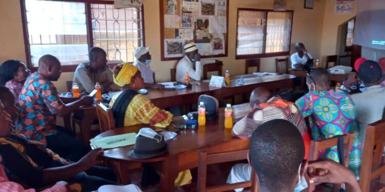 Boké-Développement: L’ONG Action Mines Guinée échange avec les élus locaux autour du FODEL