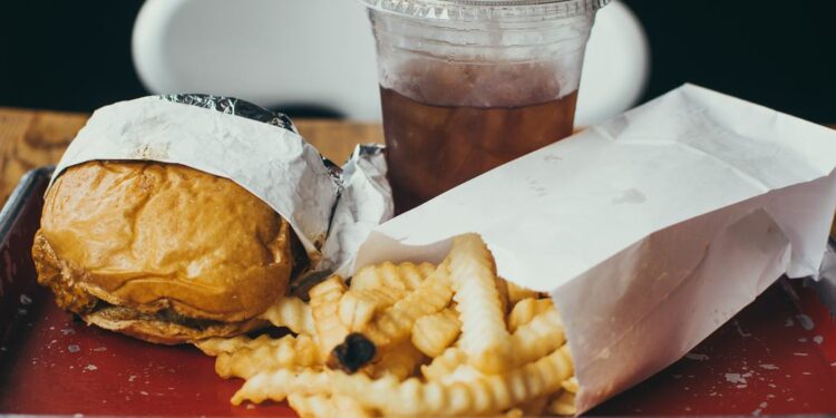 L’obésité pourrait détrôner le tabagisme comme principal risque de cancer évitable en Europe (OMS)