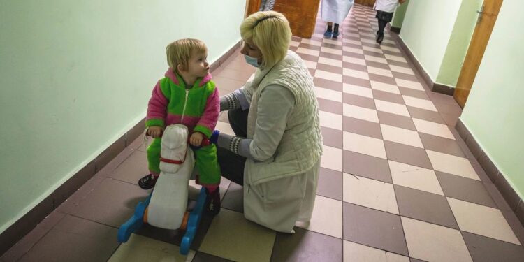 L’UNICEF alerte sur les dangers dévastateurs de la guerre pour la santé mentale des enfants ukrainiens