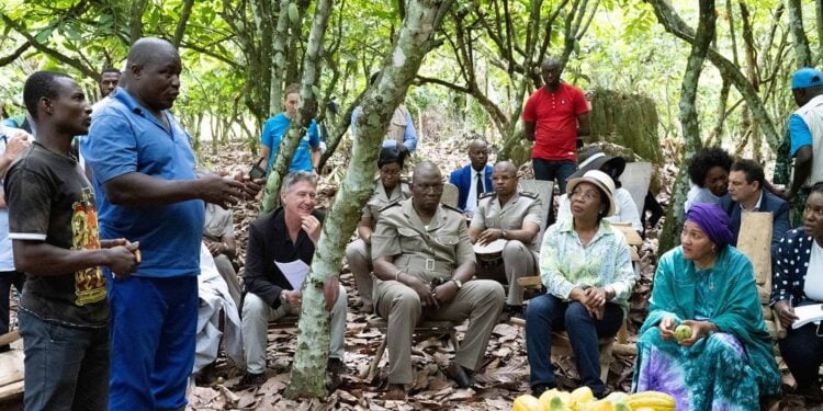 En visite à Soubré en Côte d’Ivoire, Amina Mohammed plaide pour une production durable du cacao