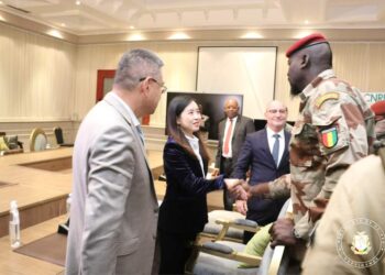 𝗣𝗮𝗹𝗮𝗶𝘀 𝗠𝗼𝗵𝗮𝗺𝗺𝗲𝗱 𝗩 : 𝗹𝗲 𝗣𝗿𝗲́𝘀𝗶𝗱𝗲𝗻𝘁 𝗠𝗮𝗺𝗮𝗱𝗶 𝗗𝗼𝘂𝗺𝗯𝗼𝘂𝘆𝗮 𝗿𝗲́𝗶𝘁𝗲̀𝗿𝗲 𝘀𝗲𝘀 𝗲𝘅𝗶𝗴𝗲𝗻𝗰𝗲𝘀 𝗮𝘂𝘅 𝗽𝗮𝗿𝘁𝗲𝗻𝗮𝗶𝗿𝗲𝘀 𝗱𝘂 𝗽𝗿𝗼𝗷𝗲𝘁 𝗦𝗶𝗺𝗮𝗻𝗱𝗼𝘂