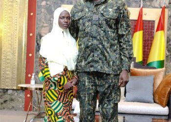 𝗛𝘂𝗺𝗮𝗻𝗶𝘁𝗮𝗶𝗿𝗲 : 𝗹𝗲 𝗖𝗵𝗲𝗳 𝗱𝗲 𝗹’𝗘𝘁𝗮𝘁 𝗰𝗼𝗻𝘀𝗼𝗹𝗲 𝗠𝗹𝗹𝗲 𝗦𝗮𝗳𝗶𝗮𝘁𝗼𝘂 𝗗𝗜𝗔𝗟𝗟𝗢 𝗾𝘂𝗶 𝗮 𝗽𝗲𝗿𝗱𝘂 𝘀𝗲𝘀 𝗽𝗮𝗿𝗲𝗻𝘁𝘀 𝗱𝗮𝗻𝘀 𝘂𝗻 𝗶𝗻𝗰𝗲𝗻𝗱𝗶𝗲.