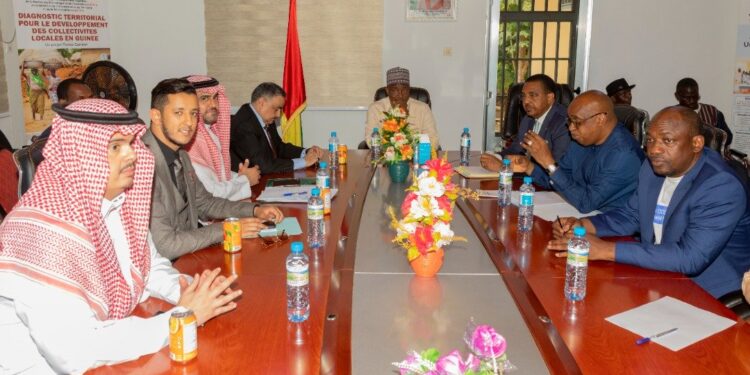 LE PREMIER MINISTRE REÇOIT À KINDIA UNE MISSION DU FONDS SAOUDIEN DE DÉVELOPPEMENT