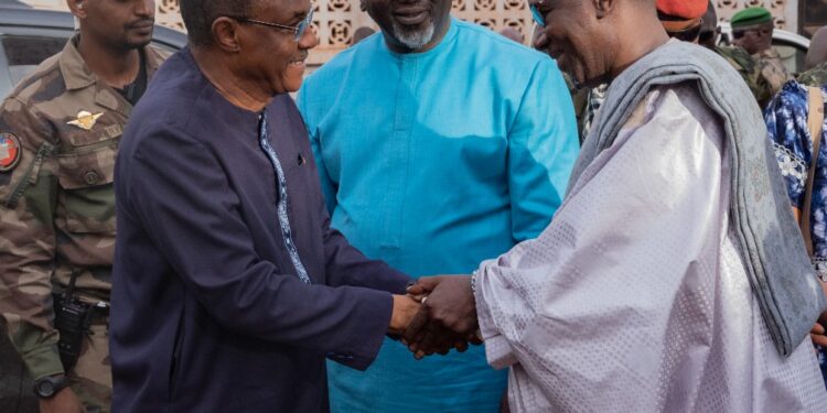 LE PREMIER MINISTRE ET SON GOUVERNEMENT À L’ÉCOUTE DE LABÉ