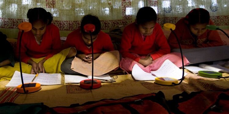 La pandémie entrave les progrès vers l’accès universel à l’énergie d’ici 2030