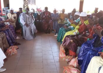 Boké-Tabaski: Religieux et sages rendent visite aux autorités locales (Préfet et le Gouverneur) prient pour la réussite de la Transition en Guinée