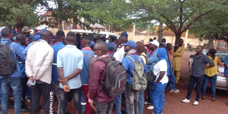 Boké-Mines: La Direction de la Société Auxin Mining Guinée et ses employés vers la signature d’un protocole d’accord