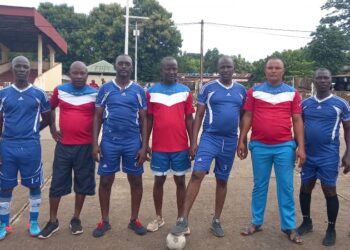 Boké-Sports:  L’Association des anciens élèves et Amis du Lycée Yomboya renforcent leur amitié à travers un match de Gala