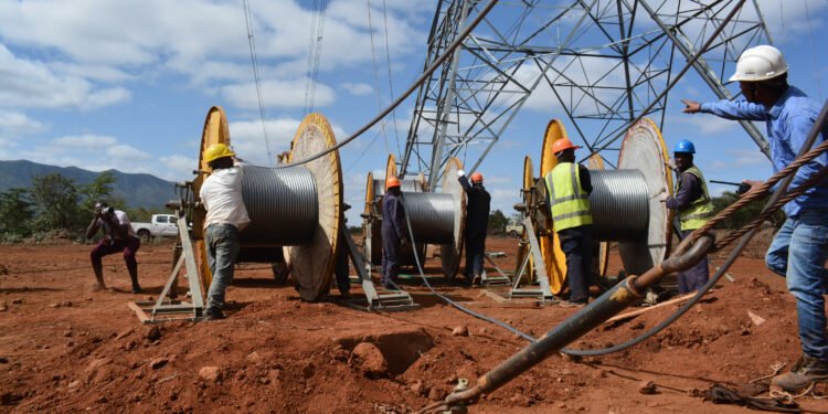 Guinée : 66 millions de dollars de la Banque africaine de développement pour étendre l’accès à l’électricité Les bénéficiaires directs du