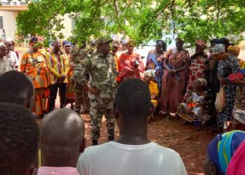 Boké-Assainissement de la ville, les jeunes, femmes et Chefs de quartiers s’impliquent