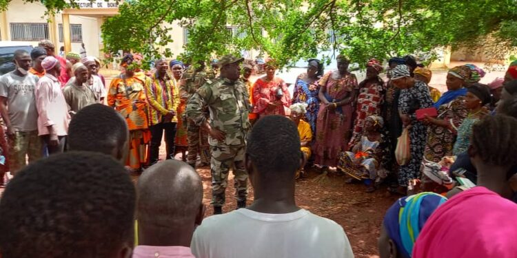 Boké-Assainissement de la ville, les jeunes, femmes et Chefs de quartiers s’impliquent