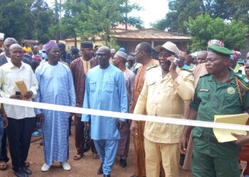 Boké-Éducation: Le Groupe scolaire Privé Ousmane Telly Diallo de Mansaliya  inauguré par le gouverneur 