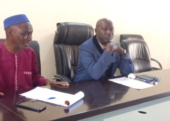 Le gouverneur Mamadou Camara aux acteurs de la Société Civile et Chambre du commerce: « C’est l’honneur et la dignité que je suis venu chercher à Boké » 