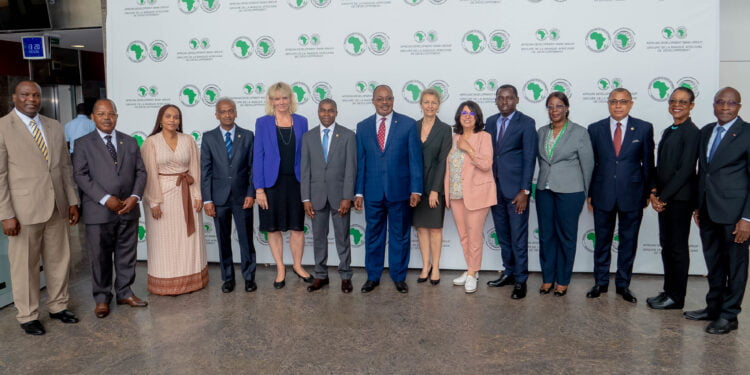 Rencontre avec les nouveaux administrateurs de la Banque africaine de développement, dont cinq femmes