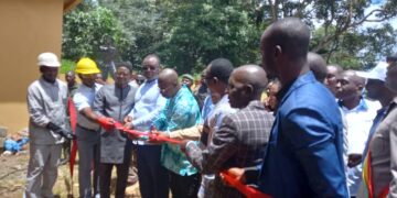 Construction de 302 Logements sociaux à Kolaboui: Le Premier Ministre, Dr Bernard Gomou lance les travaux