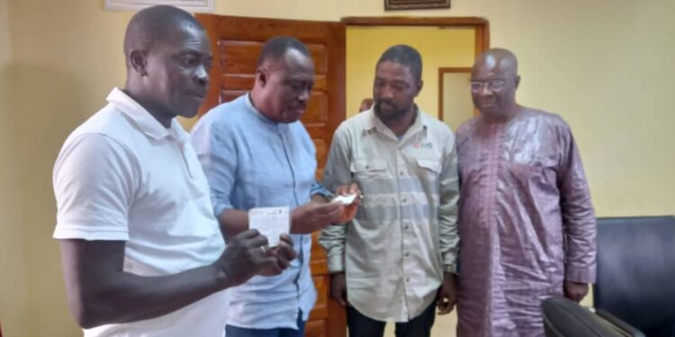 Boké-Mines: La Société AMR paie plus de 94 millions GNF de taxes superficiaires aux communautés de Boké-centre, Malapouya et Tanènè 