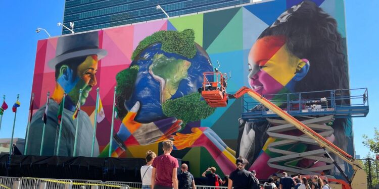 Au siège de l’ONU, la fresque d’un artiste brésilien attire l’attention sur la gestion de la planète