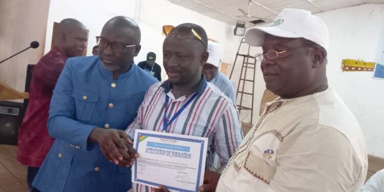 Boké-Jeunesse : 236 jeunes reçoivent des attestations de Formation sur le développement de l’esprit de l’Entrepreneuriat
