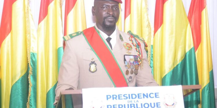 LE CHEF DE L’ÉTAT, LE COLONEL MAMADI DOUMBOUYA TEND « UNE MAIN FERME ET FRATERNELLE, SANS AUCUNE ARRIÈRE-PENSÉE »