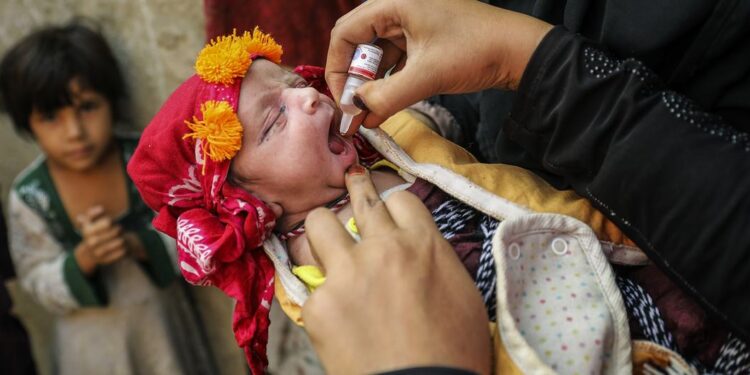 Au Sommet mondial de la santé, 2,54 milliards de dollars sont promis pour mettre fin à la polio