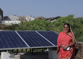 Le 1er village indien alimenté à l’énergie solaire promeut la durabilité et l’autonomie