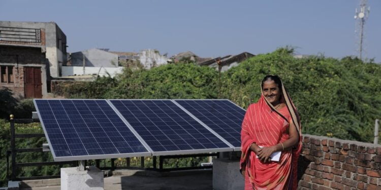 Le 1er village indien alimenté à l’énergie solaire promeut la durabilité et l’autonomie