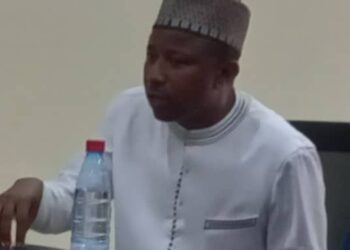 Réhabilitation de la voirie urbaine de Boké: Le directeur de Cabinet de la Primature offre 10 tonnes de ciments à la Commission