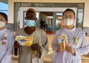 Boké-Humanitaire: L’hôpital Winning Consortium FEITSUI RENHE de Dapilon offre des journées de consultations médicales gratuites aux communautés riveraines de la SMB.