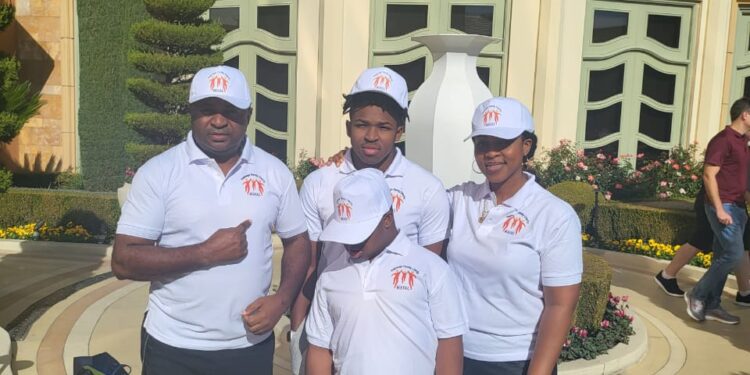 Humanitaire : Dr David Makongo offre 10 millions GNF à l’enfant Mamadou Tounkara, souffrant de la tumeur