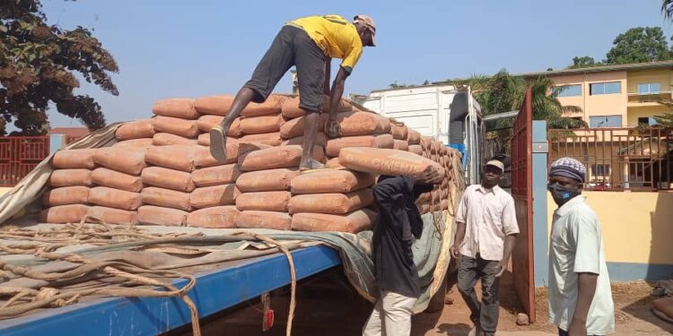 Réhabilitation de la voirie urbaine de Boké : La Société CDM-CHINE offre 20 tonnes de ciments à la Commission de suivi