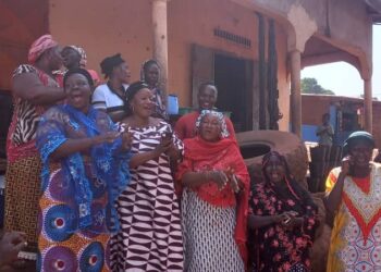 Réhabilitation de la voirie urbaine de Boké: Les femmes de Kalabanya en liesse saluent la bravoure des autorités