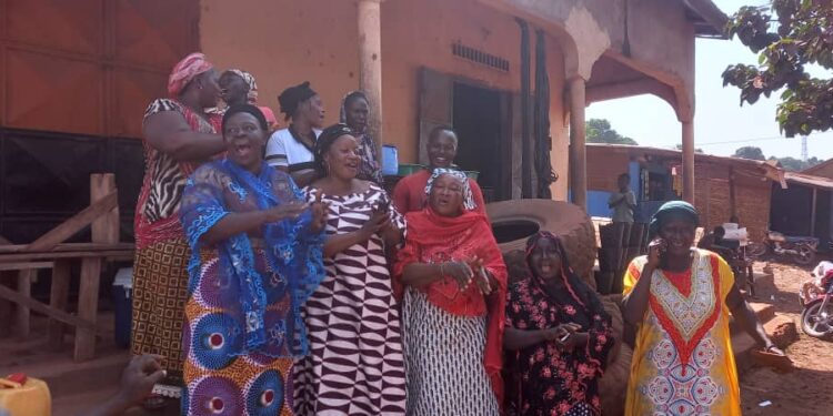 Réhabilitation de la voirie urbaine de Boké: Les femmes de Kalabanya en liesse saluent la bravoure des autorités