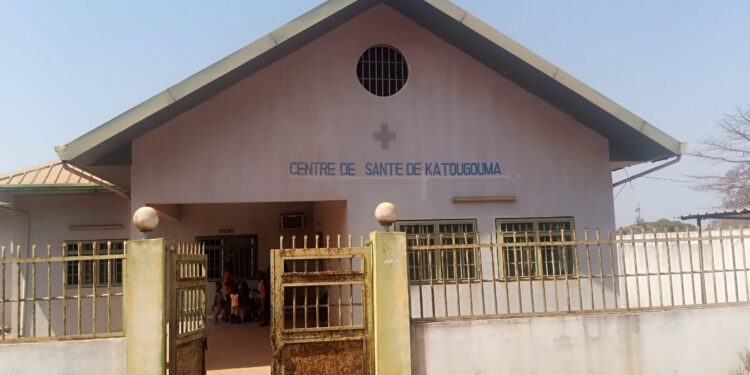 Santé-Boké : La Société UMS dote le Centre de Santé de Katougouma d’un groupe de médecins spécialisés dans le traitement des infections cutanées