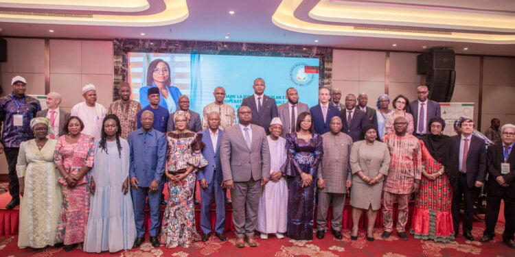 𝐋𝐄 𝐆𝐎𝐔𝐕𝐄𝐑𝐍𝐄𝐌𝐄𝐍𝐓 𝐆𝐔𝐈𝐍𝐄́𝐄𝐍 𝐀𝐏𝐏𝐄𝐋𝐋𝐄 𝐒𝐄𝐒 𝐏𝐀𝐑𝐓𝐄𝐍𝐀𝐈𝐑𝐄𝐒 𝐒𝐎𝐂𝐈𝐀𝐔𝐗 𝐄𝐓 𝐅𝐈𝐍𝐀𝐍𝐂𝐈𝐄𝐑𝐒 𝐀 𝐋𝐀 𝐌𝐎𝐁𝐈𝐋𝐈𝐒𝐀𝐓𝐈𝐎𝐍 𝐃𝐄 𝐅𝐎𝐍𝐃𝐒 𝐏𝐎𝐔𝐑 𝐋𝐄 𝟒𝐄 𝐑𝐄𝐂𝐄𝐍𝐒𝐄𝐌𝐄𝐍𝐓 𝐆𝐄́𝐍𝐄́𝐑𝐀𝐋 𝐃𝐄 𝐋𝐀 𝐏𝐎𝐏𝐔𝐋𝐀𝐓𝐈𝐎𝐍 𝐄𝐓 𝐃𝐄 𝐋’𝐇𝐀𝐁𝐈𝐓𝐀𝐓𝐈𝐎𝐍