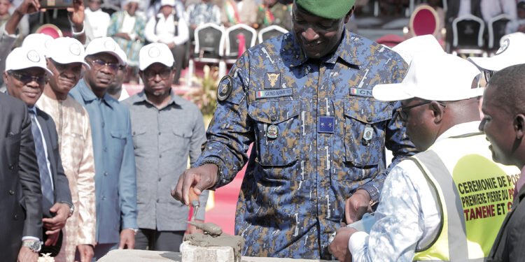 Tanènè (Dubréka) : le Gouvernement guinéen pose la première pierre d’un pont unique.