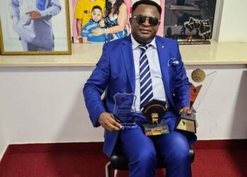 Guinée-Show biz: Le PDG de la Fondation MAFAC raffle le Prix de Reconnaissance pour l’année 2023 de la structure « Agence Référence Communication (ARCOM) »