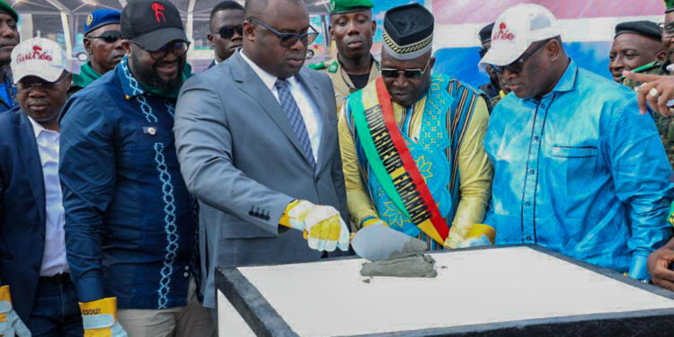 RECONSTRUCTION DE L’AÉRODROME DE FARANAH, DR BERNARD GOUMOU LANCE LES TRAVAUX
