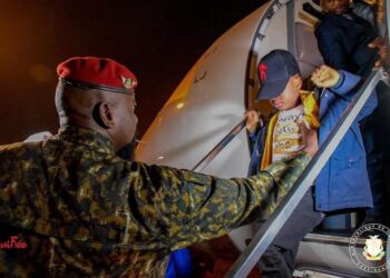 𝗔𝗲𝗿𝗼𝗽𝗼𝗿𝘁 𝗔𝗵𝗺𝗲𝗱 𝗦é𝗸𝗼𝘂 𝗧𝗼𝘂𝗿é : 𝗹𝗲 𝗖𝗵𝗲𝗳 𝗱𝗲 𝗹’𝗘𝘁𝗮𝘁 á 𝗹’𝗮𝗰𝗰𝘂𝗲𝗶𝗹 𝗱𝗲𝘀 𝗚𝘂𝗶𝗻𝗲é𝗲𝗻𝘀 𝘃𝗲𝗻𝗮𝗻𝘁 𝗱𝗲 𝗧𝘂𝗻𝗶𝘀𝗶𝗲