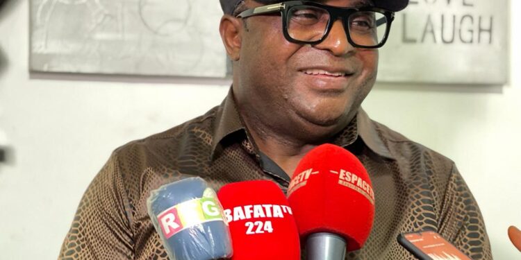 Le Fondateur de MAKONGO Group et de la Fondation MAFAC s’adresse aux femmes à loccasion du 8 mars, fête internationale de la femme et offre des bourses d’études suite à la main tendue du Président de la République aux étudiants guinéens venus de la Tunisie